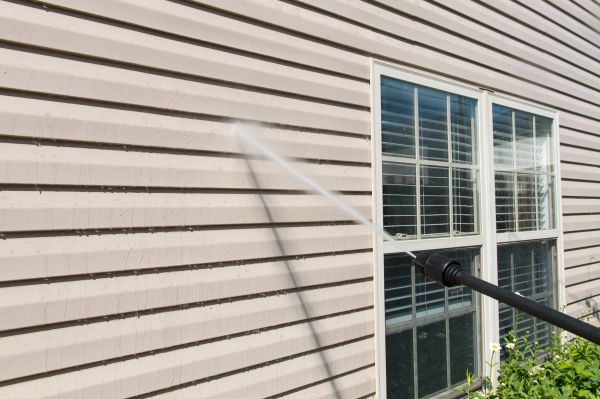 House Pressure Washing in Gallatin